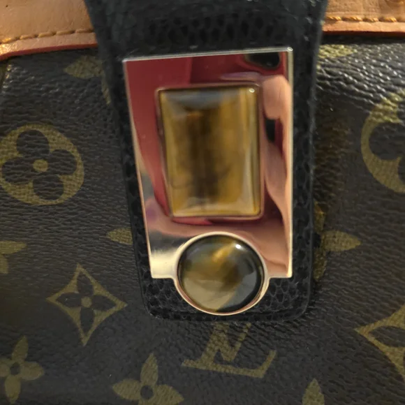 Elegant Black and Brown Satchel - Picture 8 of 9